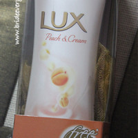 Lux Peach & Cream Body Wash Review and Swatch