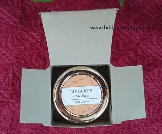 Forest Essentials Lip Scrub Cane Sugar Review, Swatch