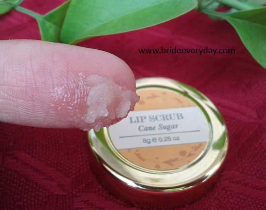 Forest Essentials Lip Scrub Cane Sugar Review, Swatch