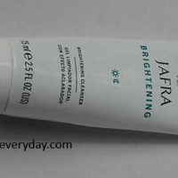 JAFRA Brightening Cleanser Review Swatch