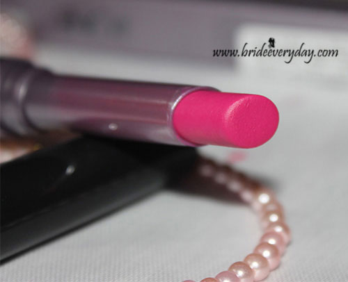 Oriflame The One Colour Unlimited Lipsticks Review Fuchsia Excess, Pink Unlimited