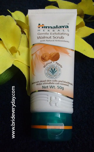 Himalaya Herbals Gentle Exfoliating Walnut Scrub Review