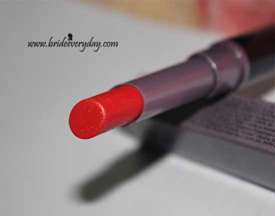 Oriflame The One Color Unlimited Lipstick Endless Red Review Swatch