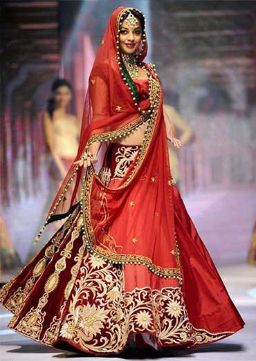 Indian Wedding Outfits Based On Modern Wedding Themes