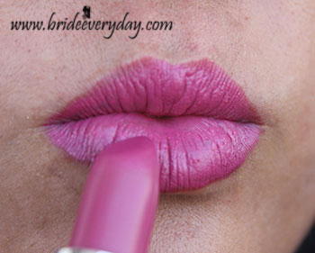 Oriflame The ONE Matte Lipstick Pink Raspberry Review Swatch