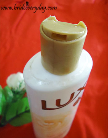 Lux Velvet Touch Moisturizing Body Wash Review