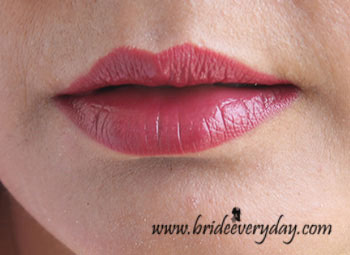 Oriflame The ONE Matte Lipstick Wild Rose Review Swatches