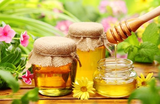 Beauty Benefits Of Honey for Skin and Hair