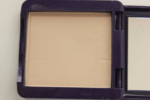 Oriflame The ONE Illuskin Powder In Shade Medium Review