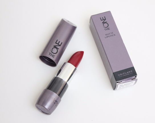 Oriflame The ONE Matte Lipstick Red Seduction Review Swatch 6