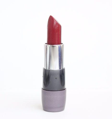 Oriflame The ONE Matte Lipstick Red Seduction Review Swatch`