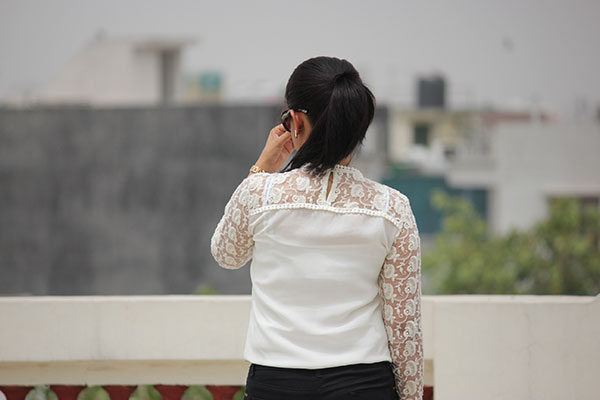 Outfit Of The Day-Off White Lace Top With Black Jeggings