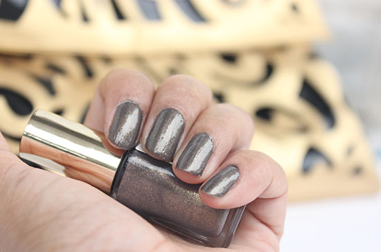 L’Oreal Color Riche Nail Polish Mysterious Icon Review Swatch