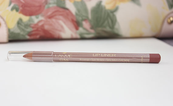 Lakme 9 to 5 Lip Liner-Beige Pink Review Swatch