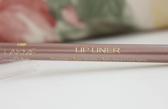 Lakme 9 to 5 Lip Liner-Beige Pink Review Swatch