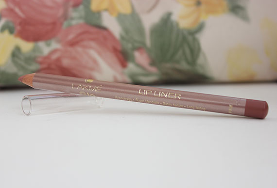 Lakme 9 to 5 Lip Liner-Beige Pink Review Swatch
