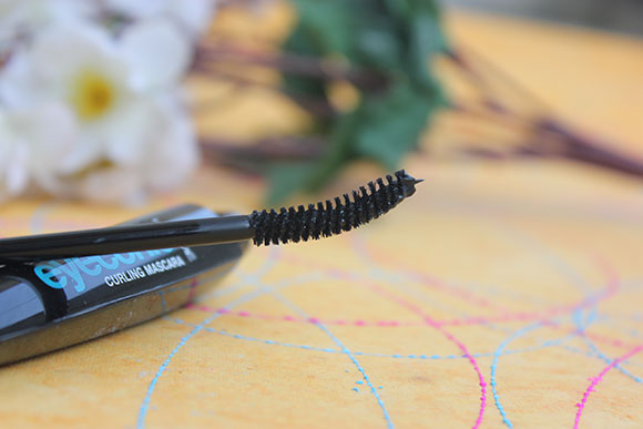 Lakme Eyeconic Mascara Review