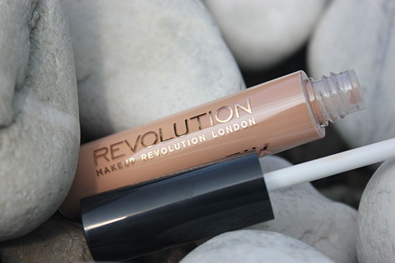 Makeup Revolution Focus And Fix Liquid Concealer Review Swatch