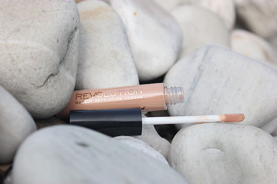 Makeup Revolution Focus And Fix Liquid Concealer Review Swatch