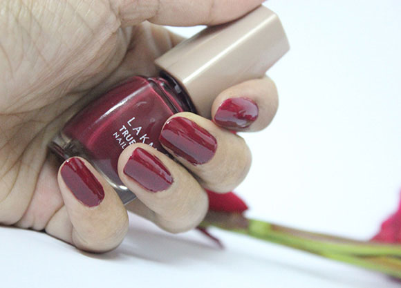 Lakme True Wear Nail Color Freespirit D417 Manish Malhotra Review Swatches