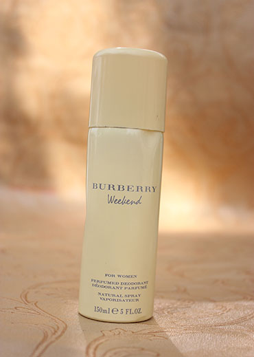 Burberry Weekend For Women Perfumed Deodorant Natural Spray Review (1)