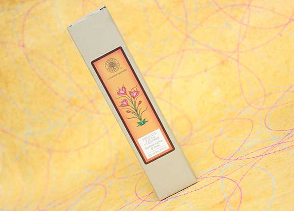 Forest Essentials Delicate Facial Cleanser Kashmiri Saffron And Neem Review