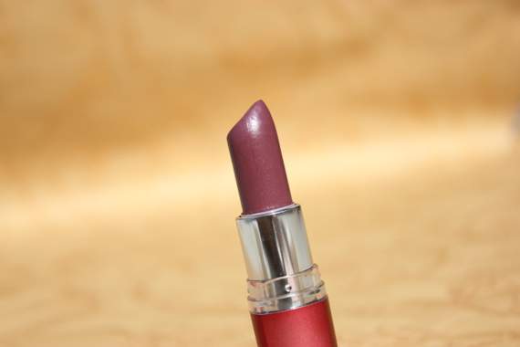Maybelline Colorsensational Moisture Extreme Lipstick Forever Plum Review Swatches