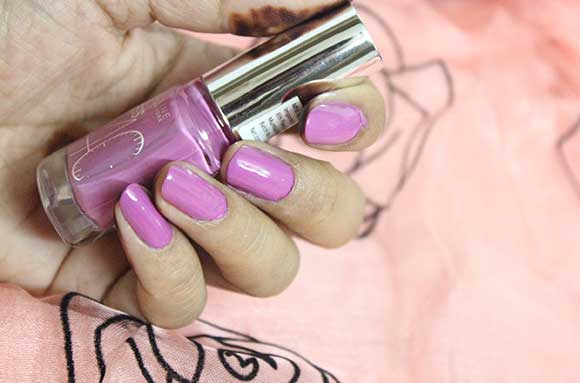 Maybelline Express Finish Nail Polish Fuchsia Fun 222 Review (1)