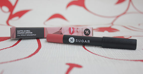 Sugar Cosmetics Matte As Hell Crayon Lipstick Shade Holly Golightly Review Swatch FOTD (4)