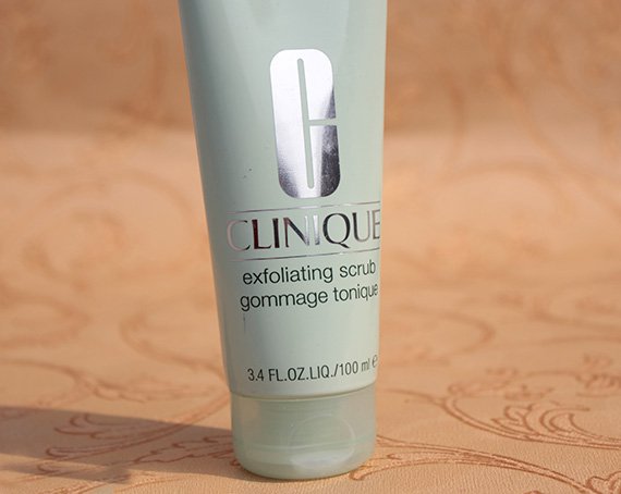 Clinique Exfoliating Scrub Review (1)