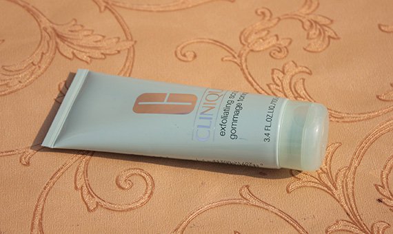 Clinique Exfoliating Scrub Review (1)