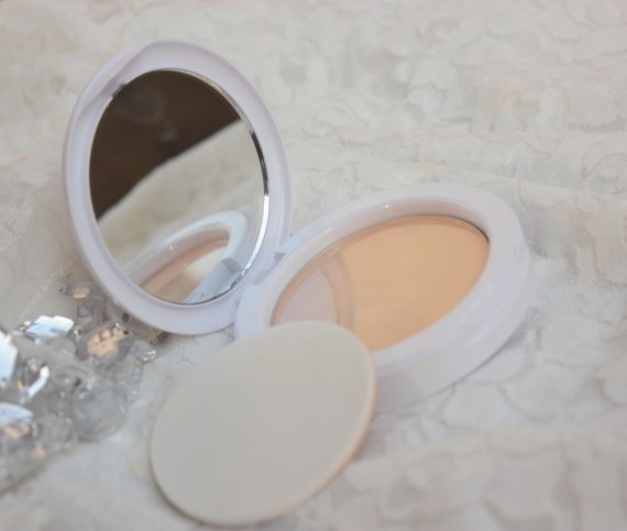 Maybelline White Superfresh Compact Powder-Shell Review (8)