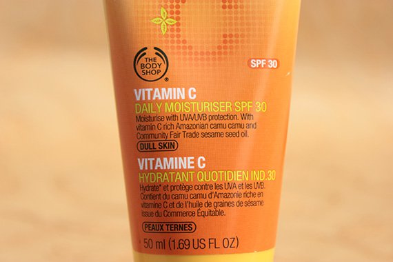 The Body Shop Vitamin C Daily Moisturiser SPF 30 Review (4)