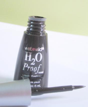 Wet n Wild H2O Proof Liquid Eyeliner Review (5)