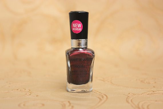 Wet n Wild Megalast Salon Nail Color Under Your Spell 216B Review Swatches