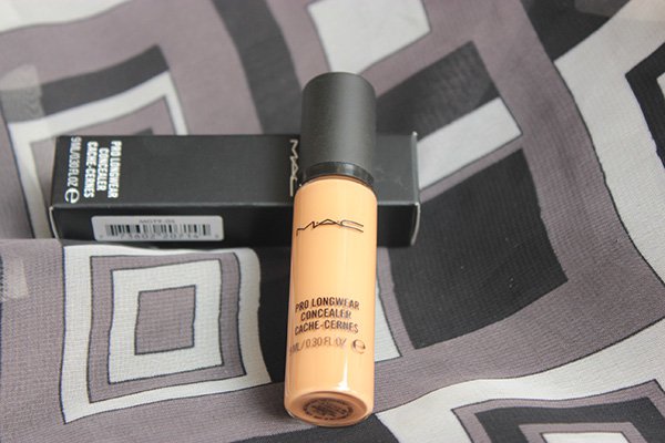 MAC Pro Longwear Concealer NC42 Review Swatch (12)