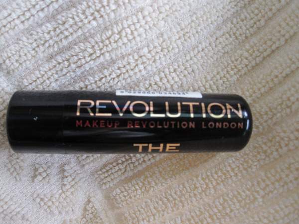 Makeup Revolution London The Matte Effect Cover And Conceal MC 12 Darkest Review (2)