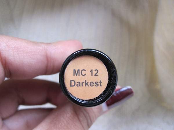 Makeup Revolution London The Matte Effect Cover And Conceal MC 12 Darkest Review (4)