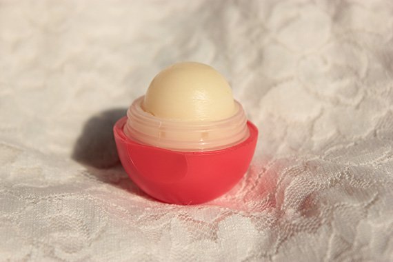 Organic Harvest Organic Lips Strawberry Lip Balm Review (4)