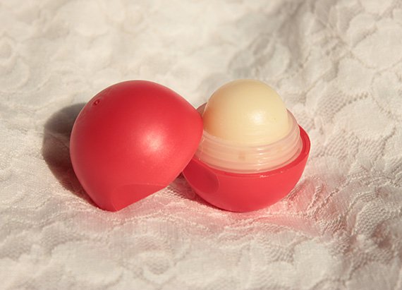 Organic Harvest Organic Lips Strawberry Lip Balm Review (5)