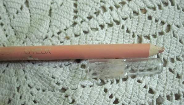 Wet n Wild Coloricon Kohl Eyeliner Calling Your Buff Review Swatch (5)
