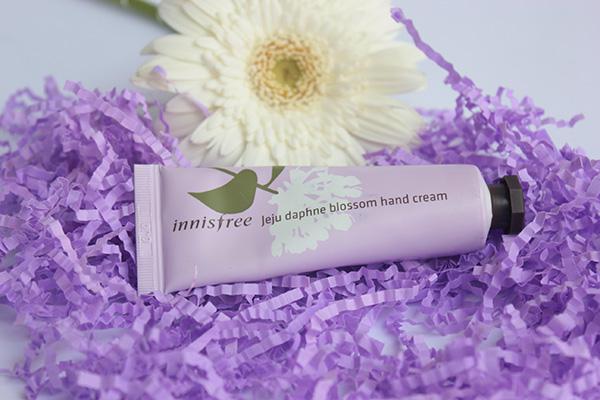 Innisfree Jeju Daphne Blossom Hand Cream Review (1)