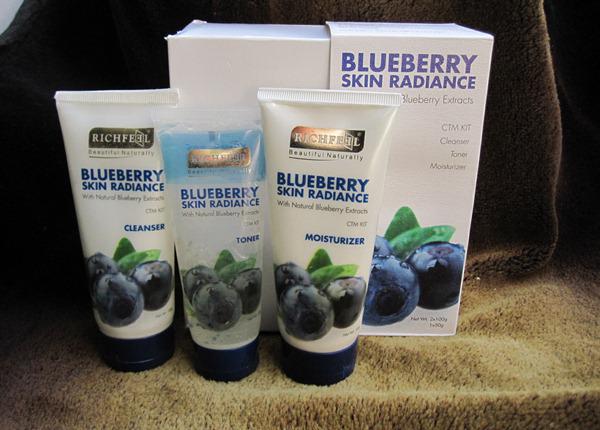 Richfeel Blueberry Skin Radiance CTM Kit-Cleanser Toner Moisturizer Review (2)