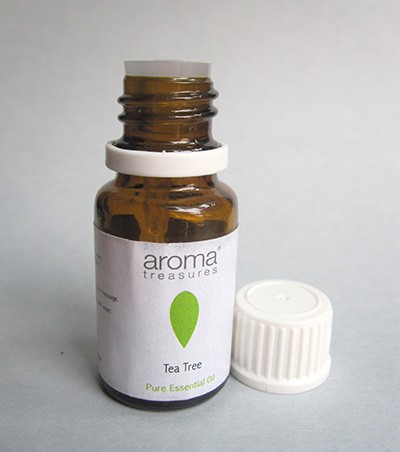 Aroma Treasures Tea Tree Pure Essential Oil Review and Uses (4)