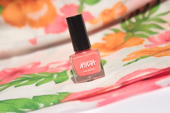 Nykaa Nail Polish Strawberries n Cream Review Swatch (3)