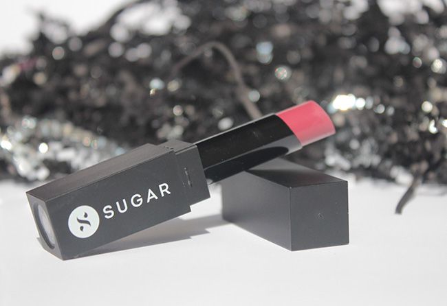 Sugar Cosmetics It’s A Pout Time! Vivid Lipstick Breaking Bare Review Swatch FOTD (6)