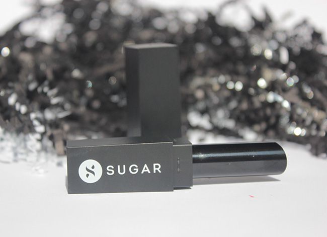Sugar Cosmetics It’s A Pout Time! Vivid Lipstick Breaking Bare Review Swatch FOTD (9)