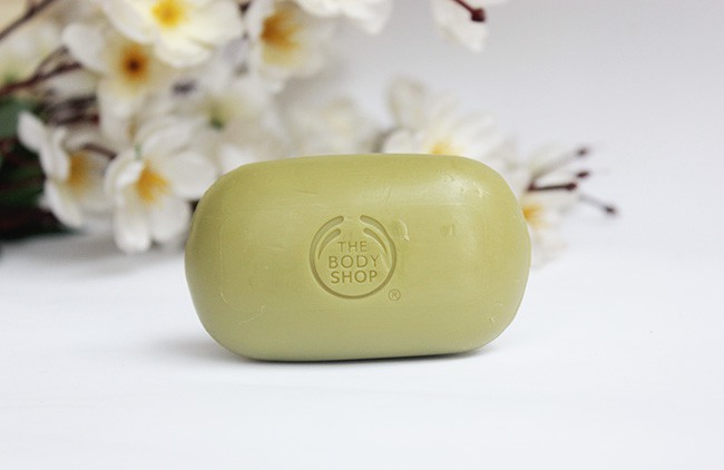 The Body Shop Olive Soap Review (3)