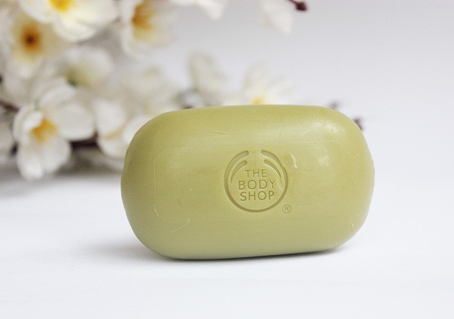 The Body Shop Olive Soap Review (4)