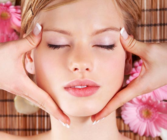 What Is A Cleansing Oil ? How To Use It ?